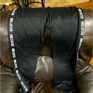 Hollister joggers